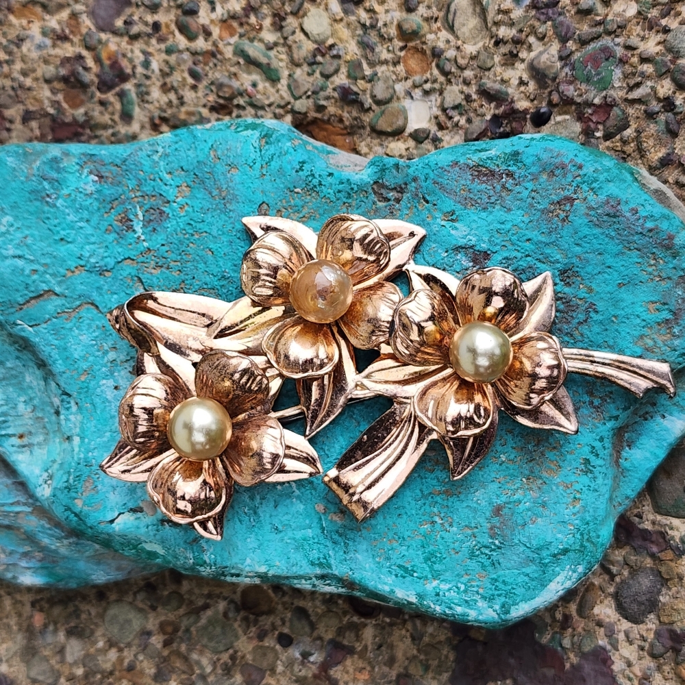 Large vintage sterling silver flower pin brooch faux pearls gold tone floral - Picture 10 of 10